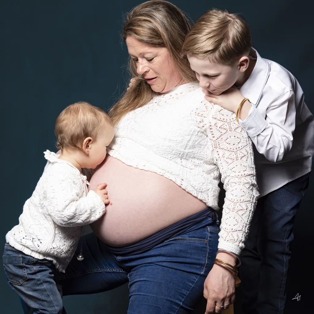 une mère et ses enfants